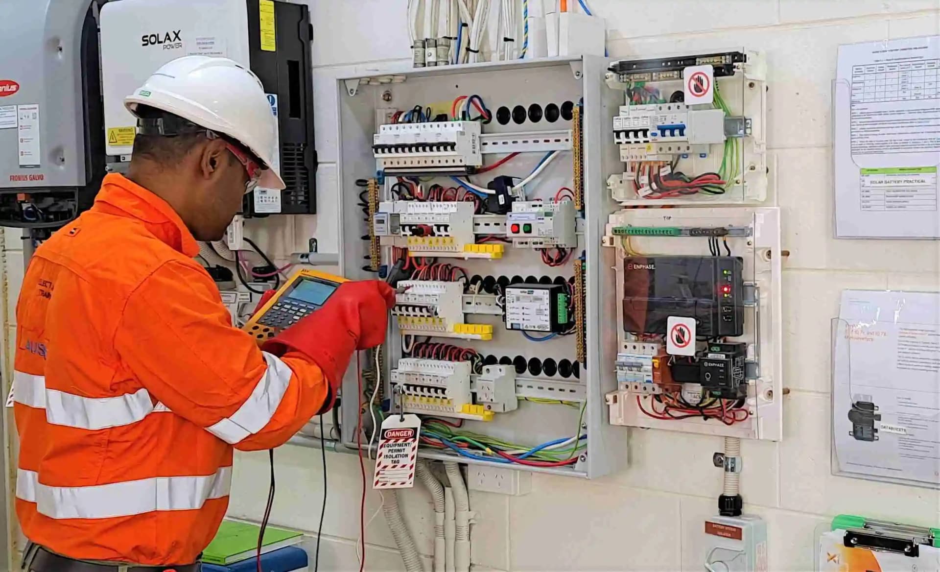 DGUV V3 Prüfung: Elektrische Geräte sicher in Betrieb nehmen