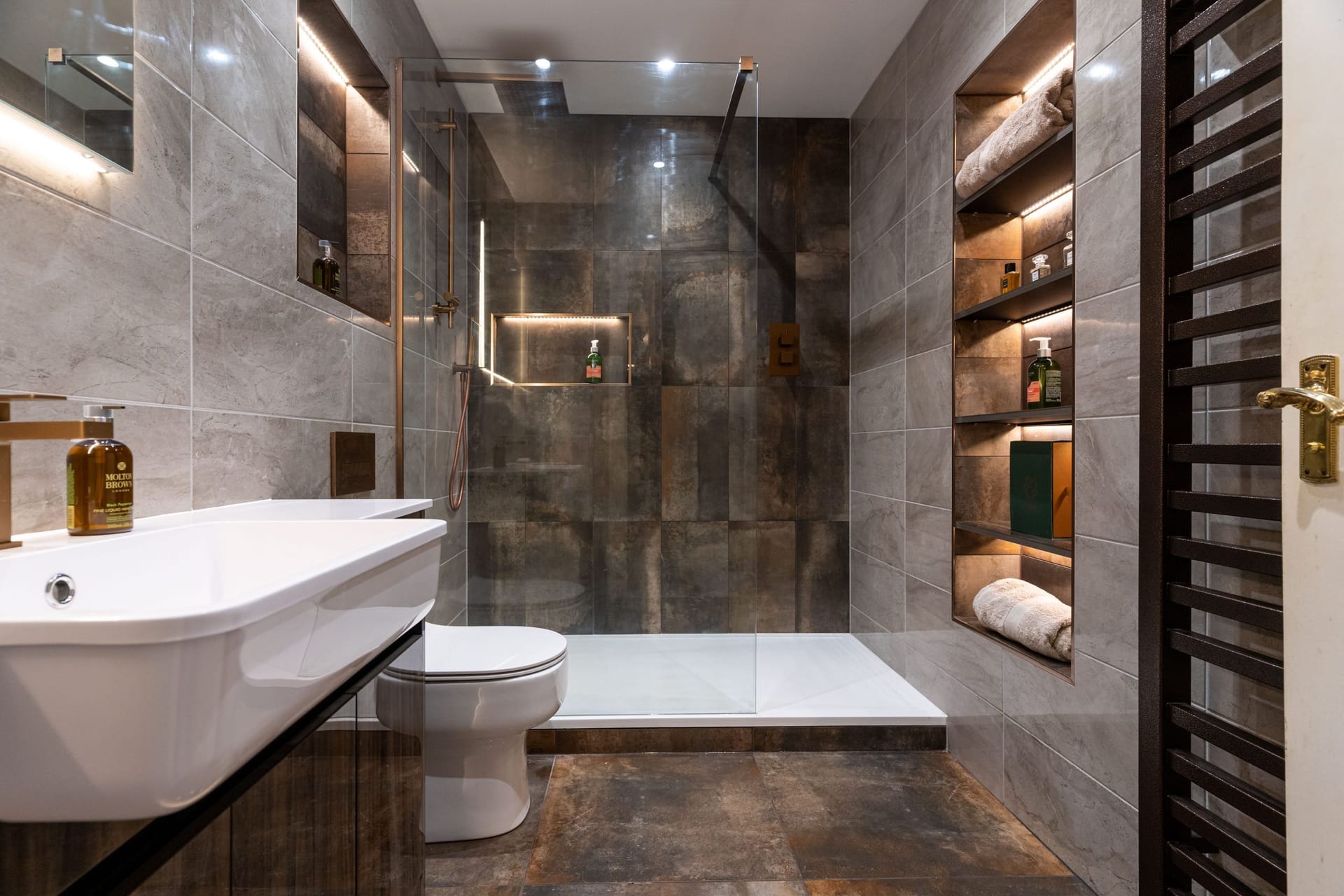 Badezimmer modernisieren mit Experten – RITTMANN Services schafft neue Wohnwelten