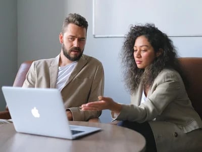 Professionelle Website erstellen lassen: DSGVO sicher und designstark mit Traumwebsite