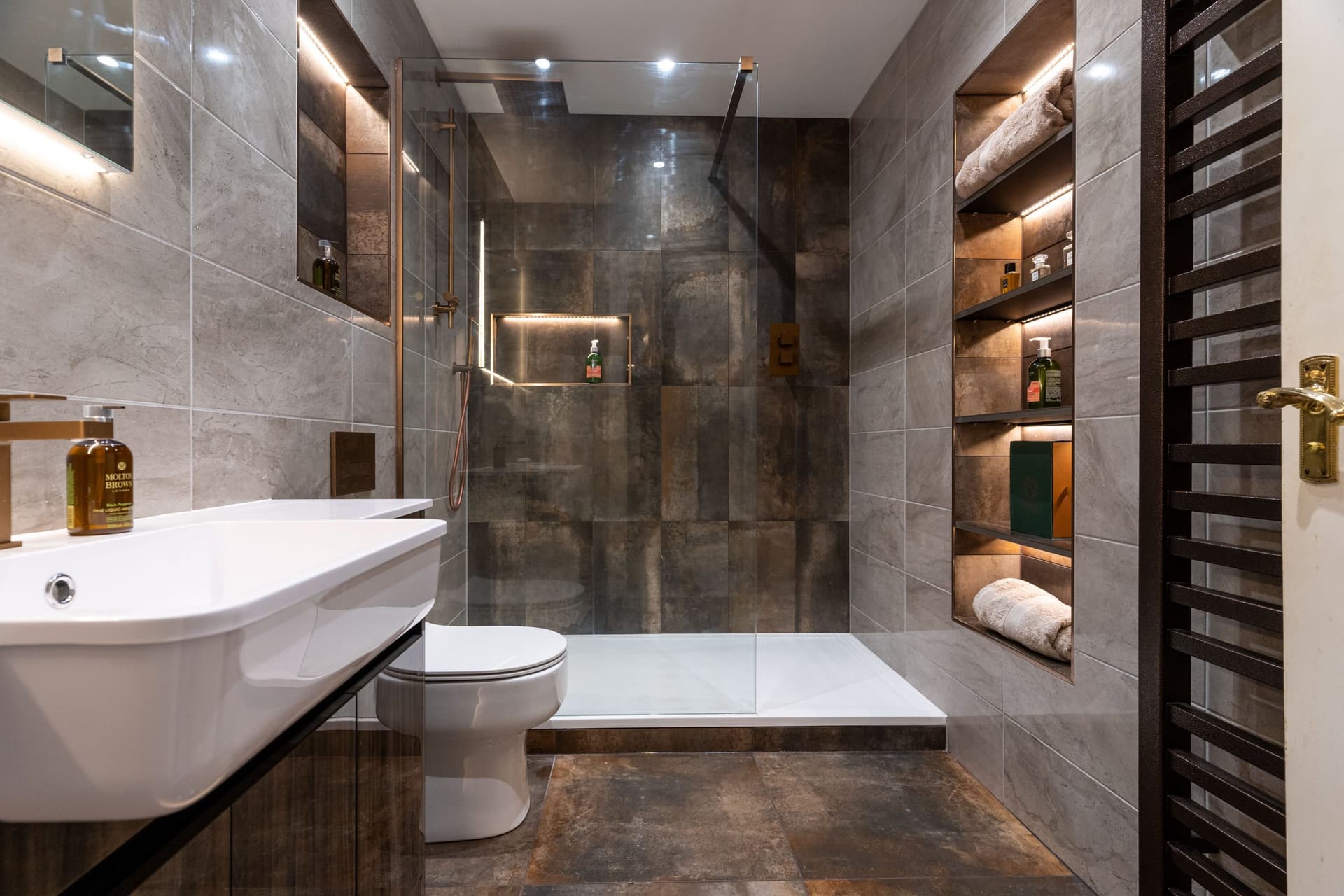 Badezimmer modernisieren mit Experten – RITTMANN Services schafft neue Wohnwelten