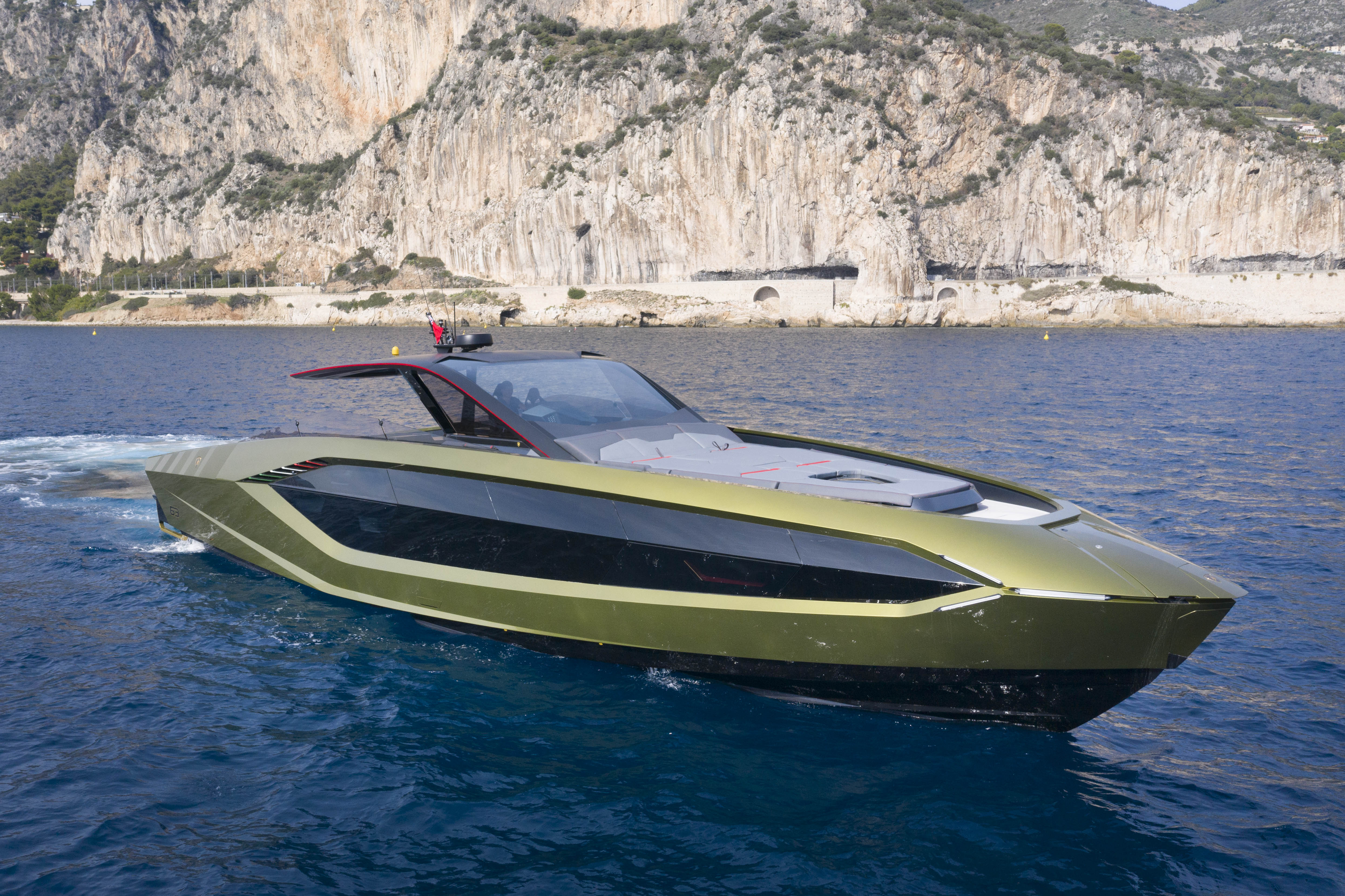 Die besten Ankerplätze finden mit Yachtcharter in Griechenland